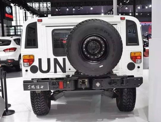 アジャイル 陸上陸軍装甲車 ターニング半径750mm 障害物 高さ380mm