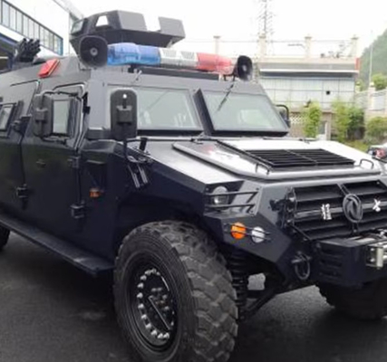4×4装甲式暴動対策車両 巡査機 国境警備,通信司令部,攻撃 その他の任務